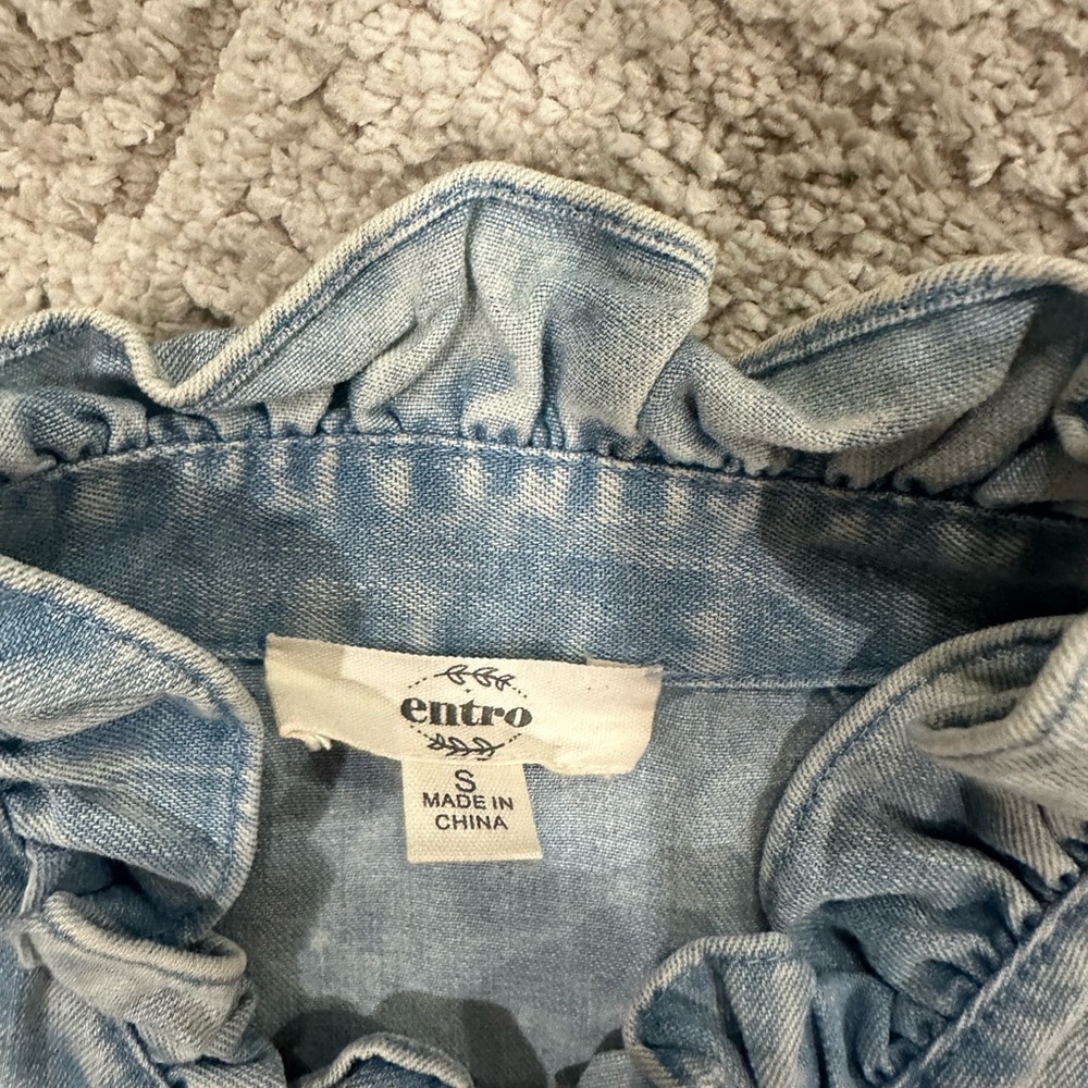 Entro Denim Blue Ruffle Button-Down Dress Fits like a 6 - Picture 4 of 13